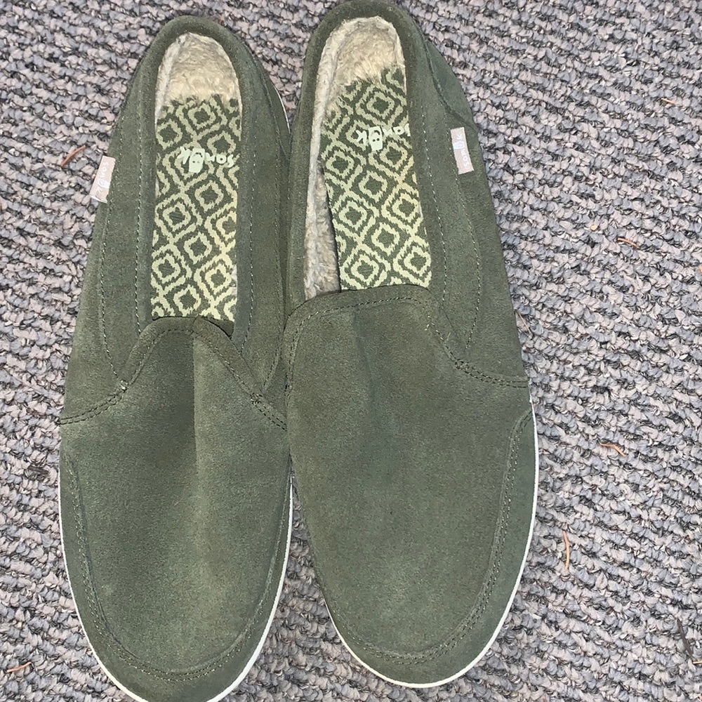 Sanuk shoes
